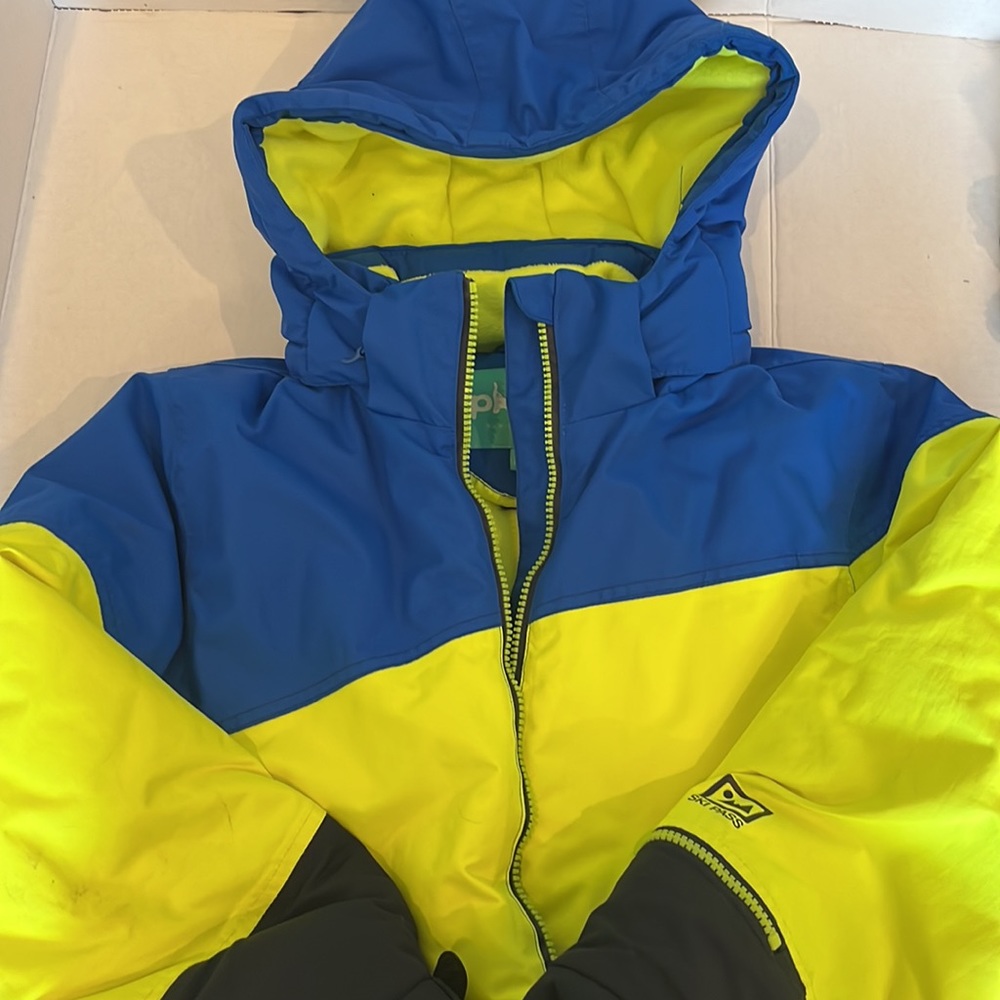 Phibee kids ski jacket! Size 146 152 (EU), which is 11-12 boys